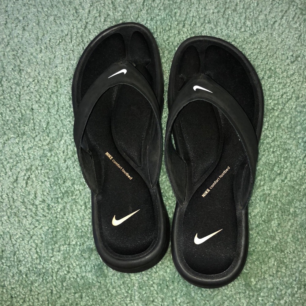 Nike Cushioned Flip Flops